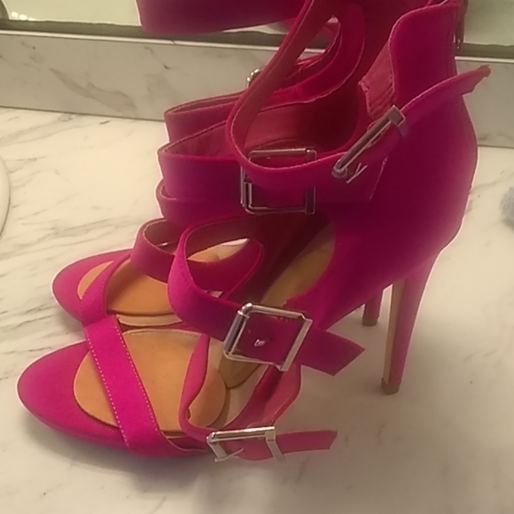Heels - Picture 2 of 2
